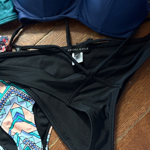 Lot of PacSun Bikini Collection  (7) - Picture 6 of 8